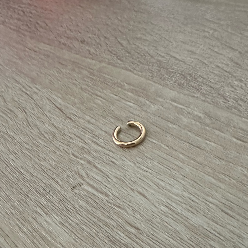 Ear cuff